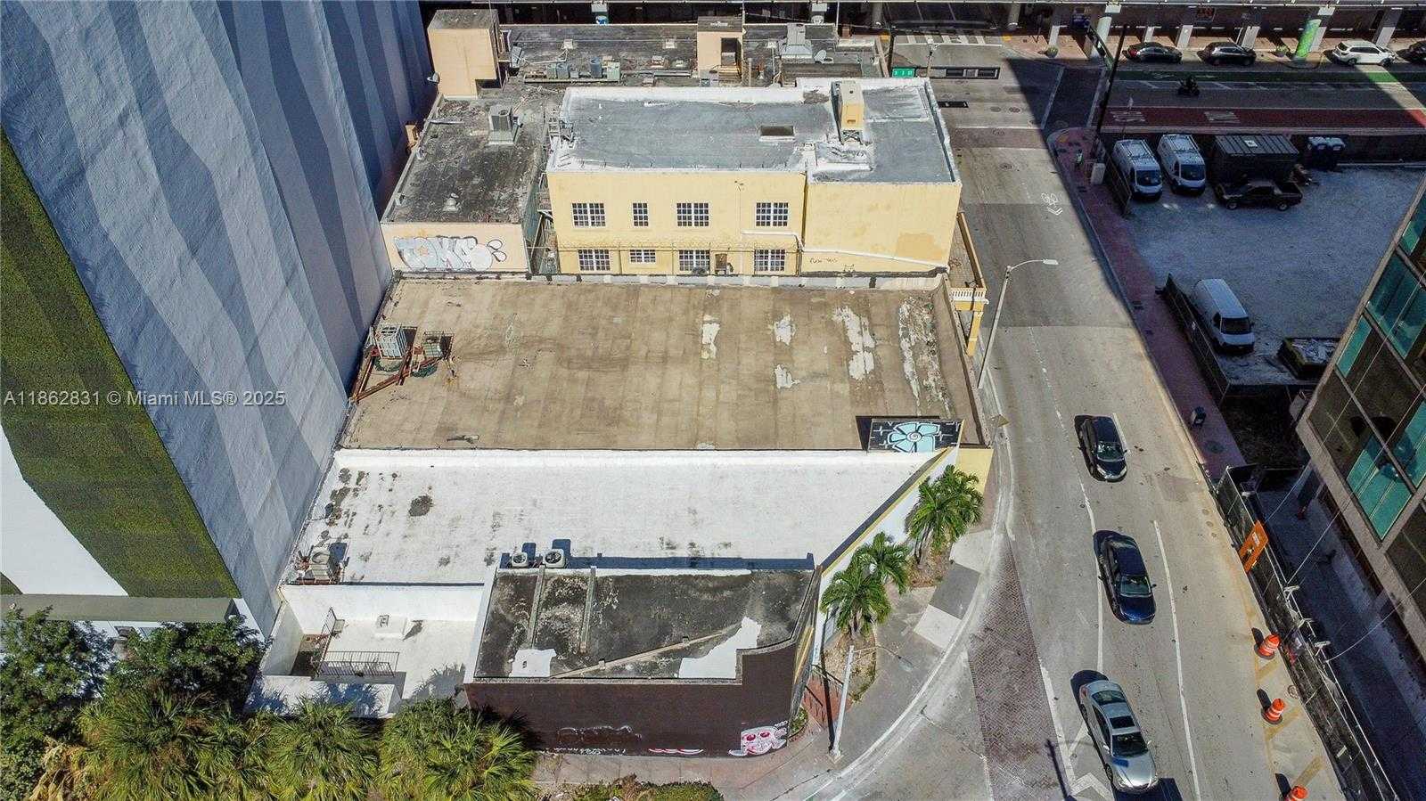 Small Image of 116 SOUTH MIAMI AVE, Miami Number 13