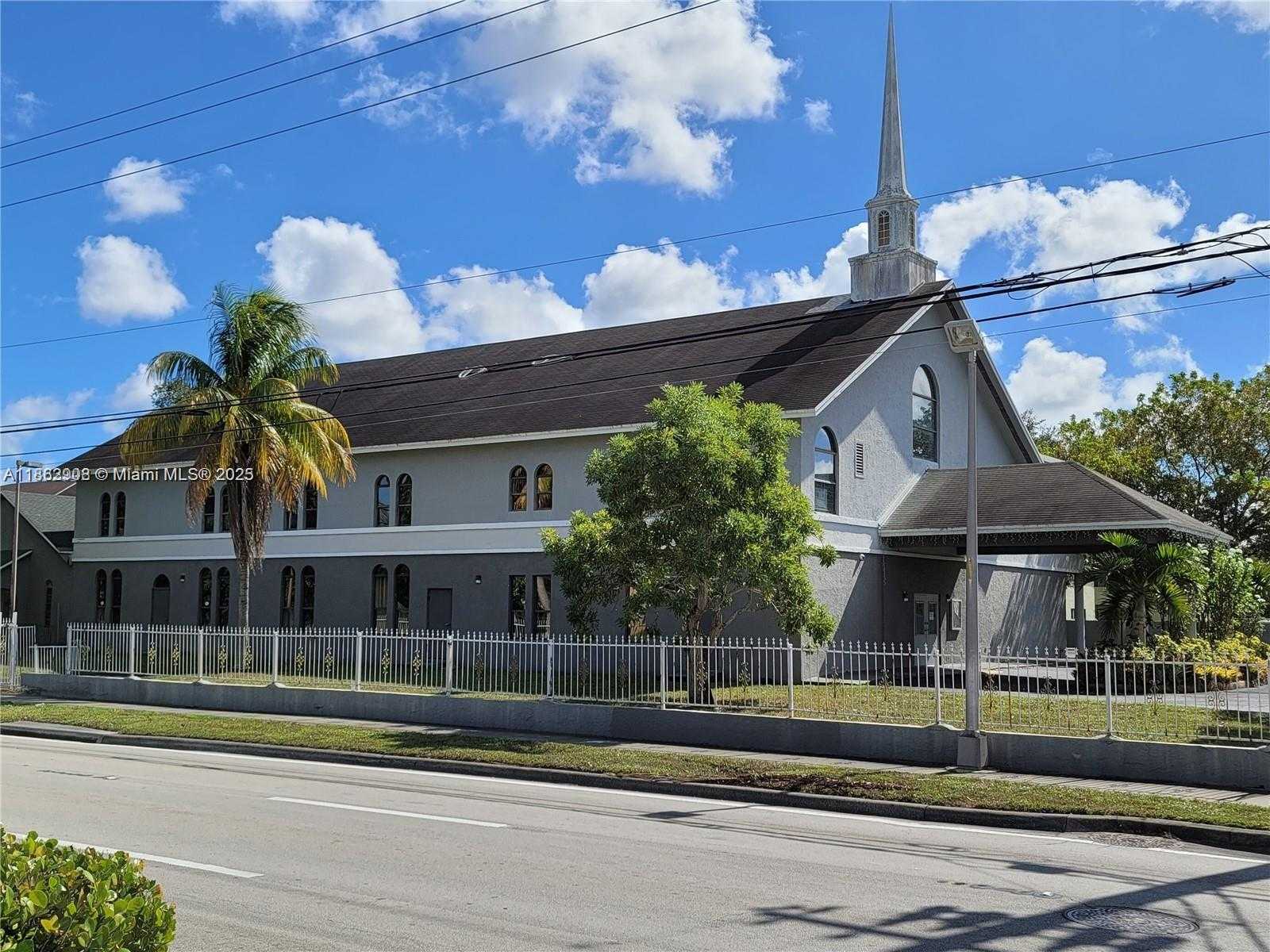 Small Image of 18291 NORTH WEST 23RD AVE, Miami Gardens Number 2