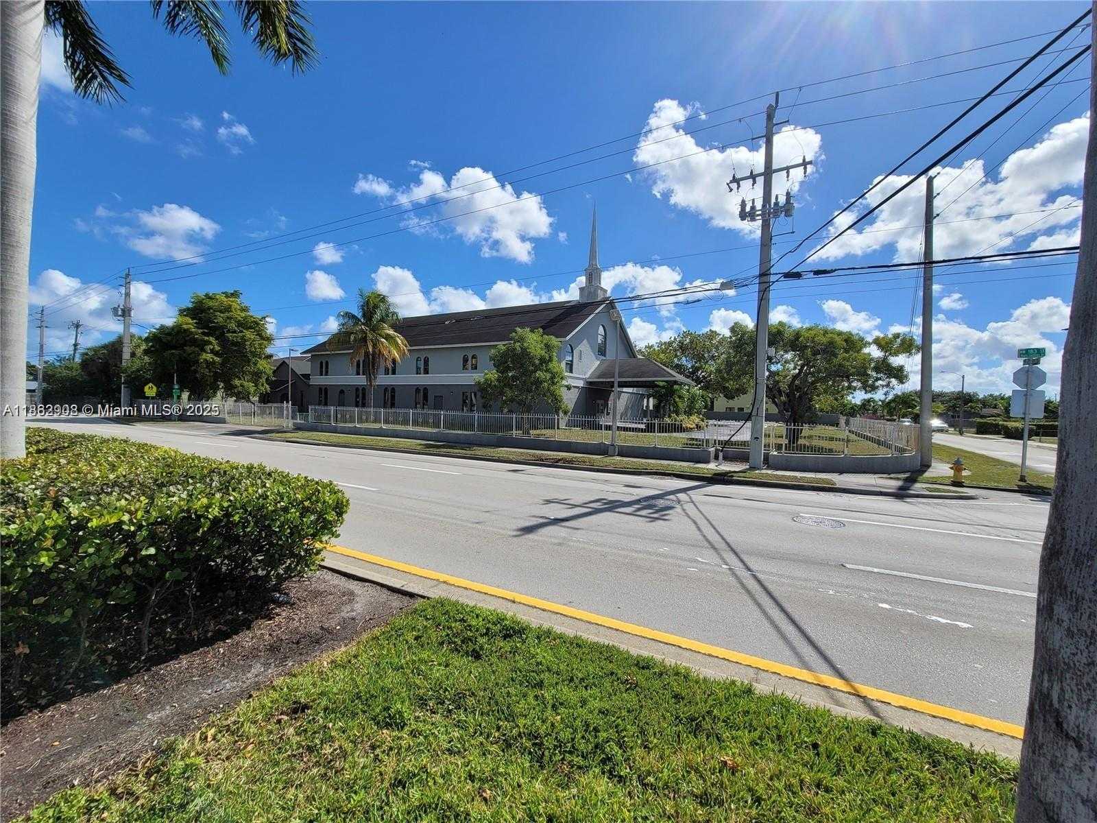 Small Image of 18291 NORTH WEST 23RD AVE, Miami Gardens Number 3
