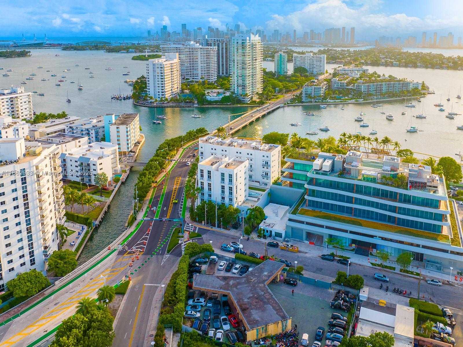 Small Image of 1701 SUNSET HARBOUR DR #201, Miami Beach Number 11