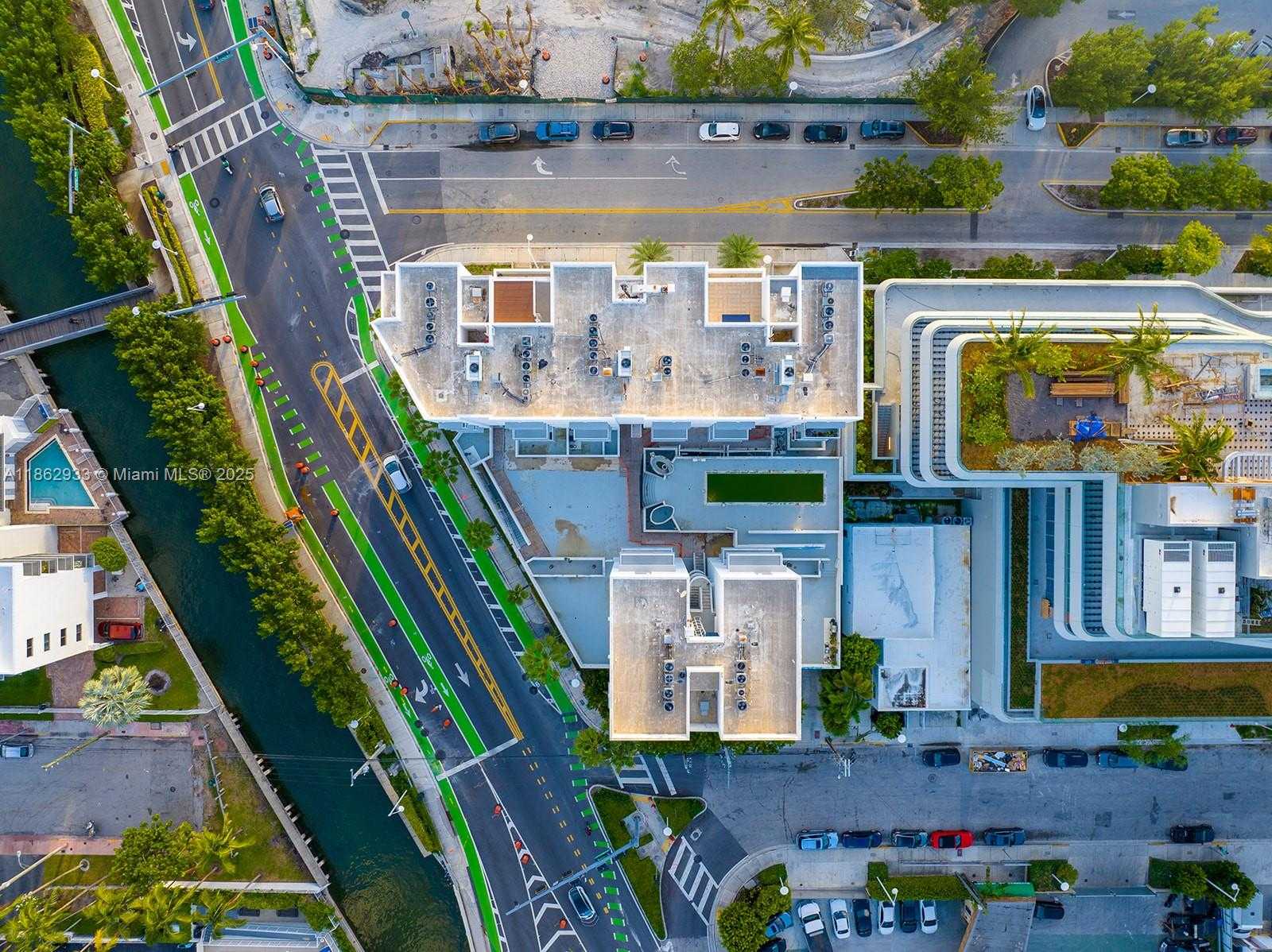 Small Image of 1701 SUNSET HARBOUR DR #201, Miami Beach Number 15