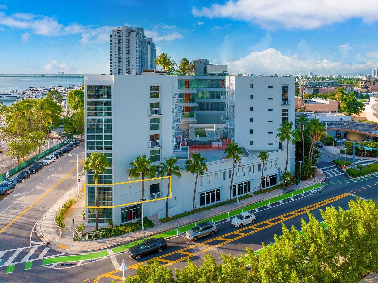 Small Image of 1701 SUNSET HARBOUR DR #201, Miami Beach Number 2