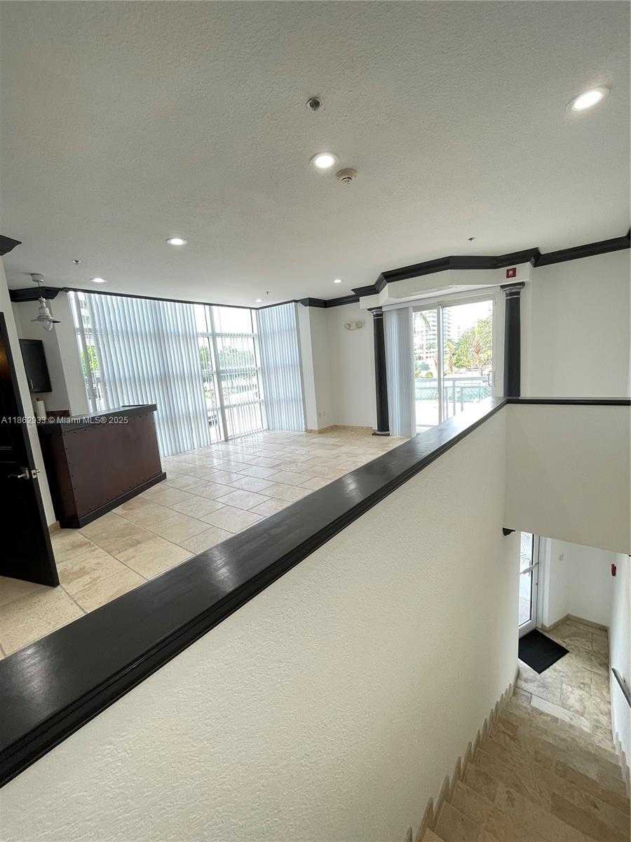 Small Image of 1701 SUNSET HARBOUR DR #201, Miami Beach Number 20