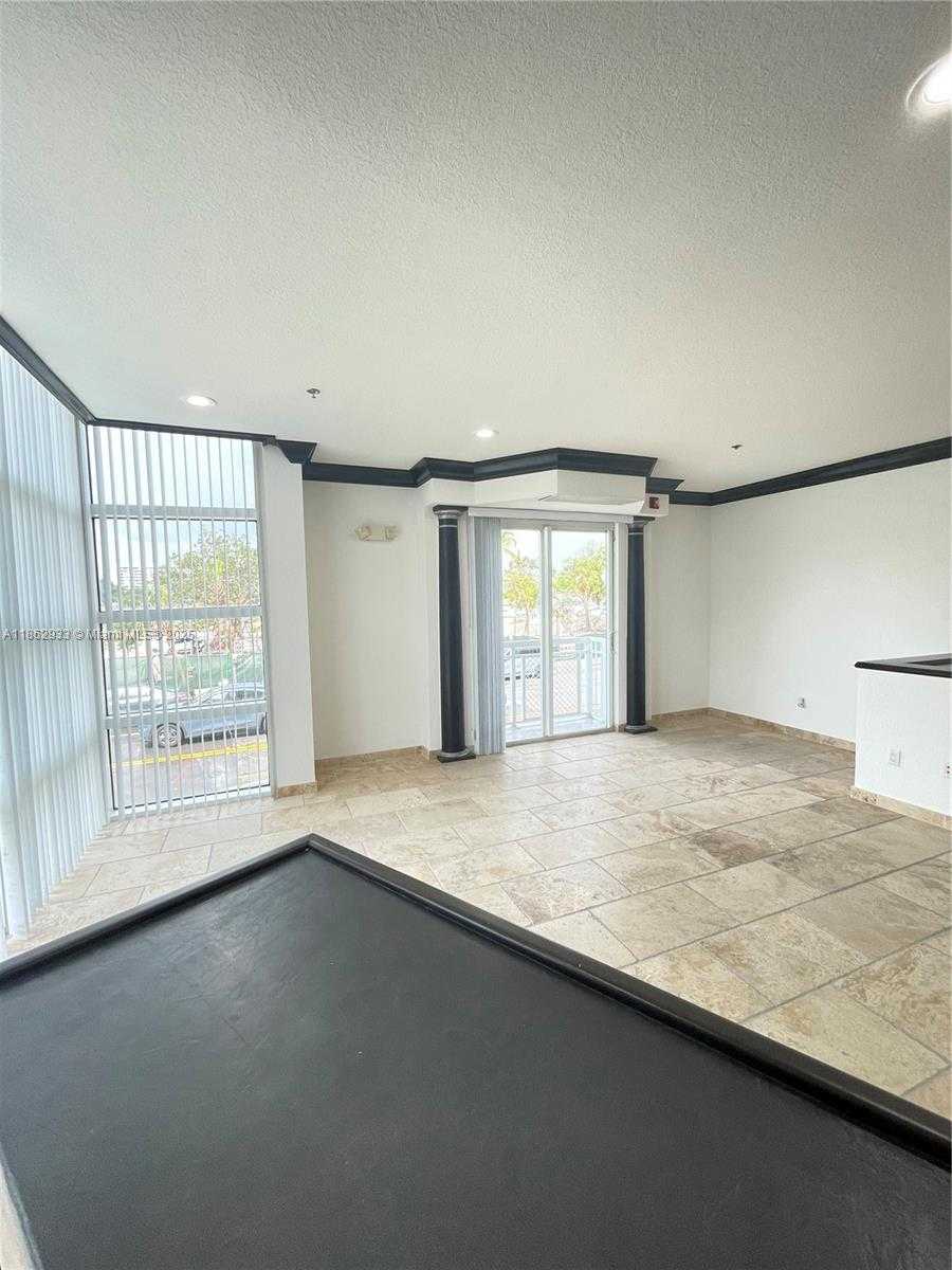 Small Image of 1701 SUNSET HARBOUR DR #201, Miami Beach Number 22