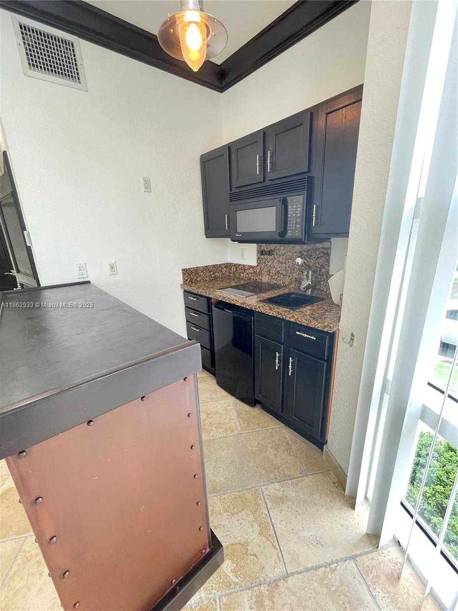 Small Image of 1701 SUNSET HARBOUR DR #201, Miami Beach Number 26