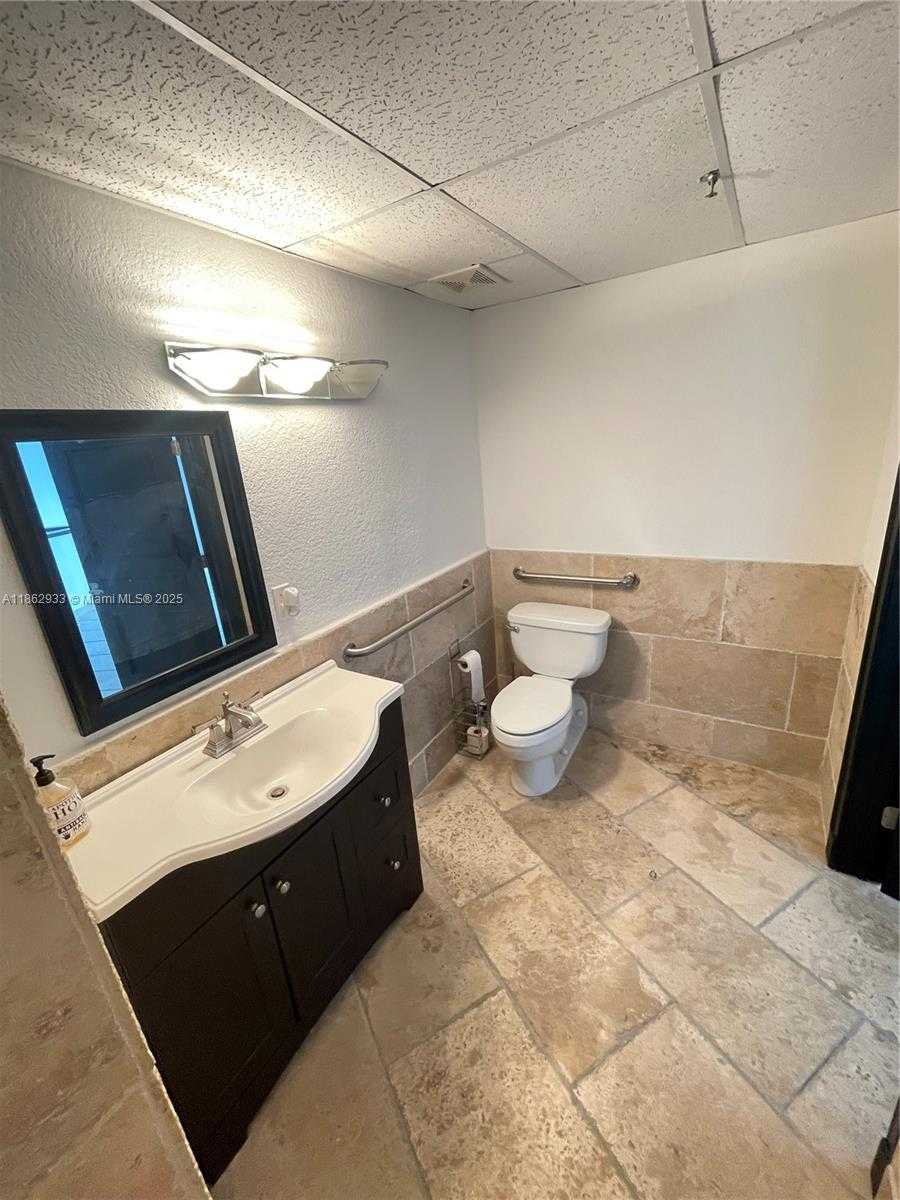 Small Image of 1701 SUNSET HARBOUR DR #201, Miami Beach Number 32