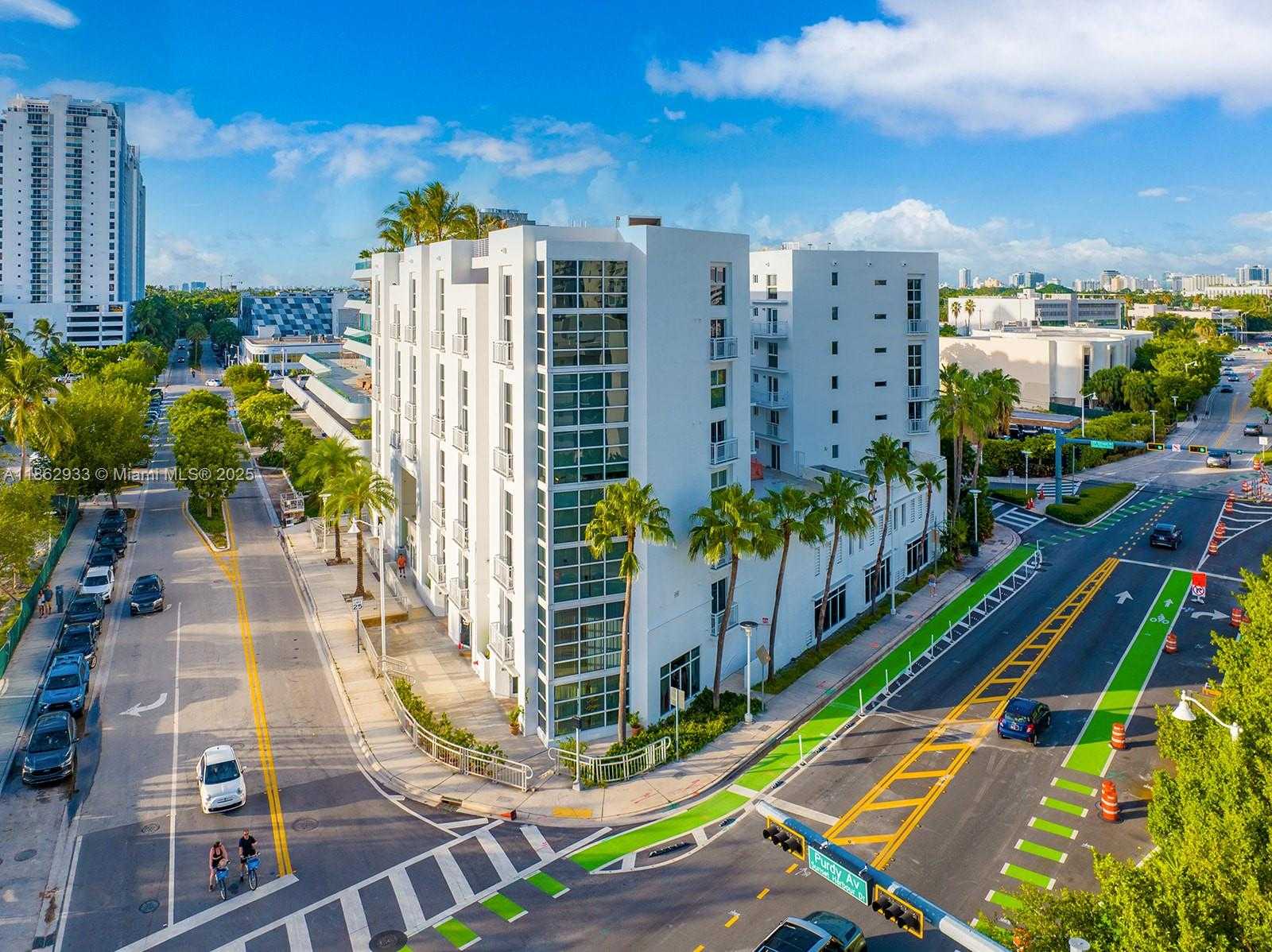Small Image of 1701 SUNSET HARBOUR DR #201, Miami Beach Number 4