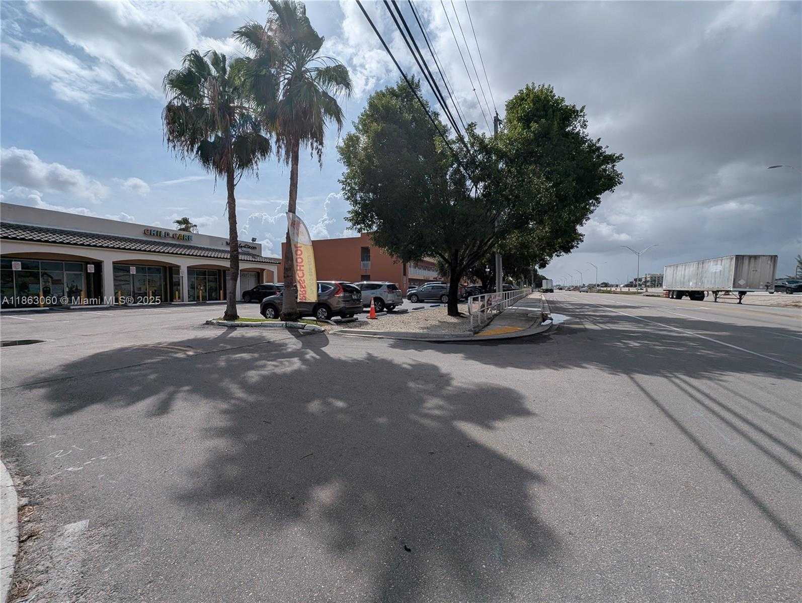 Small Image of 12975 WEST OKEECHOBEE RD #10, Hialeah Gardens Number 11