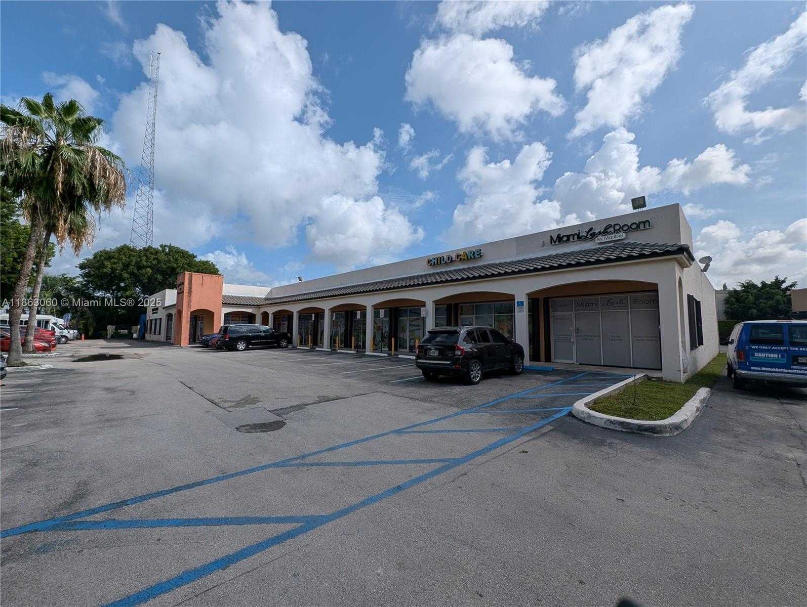 Small Image of 12975 WEST OKEECHOBEE RD #10, Hialeah Gardens Number 3