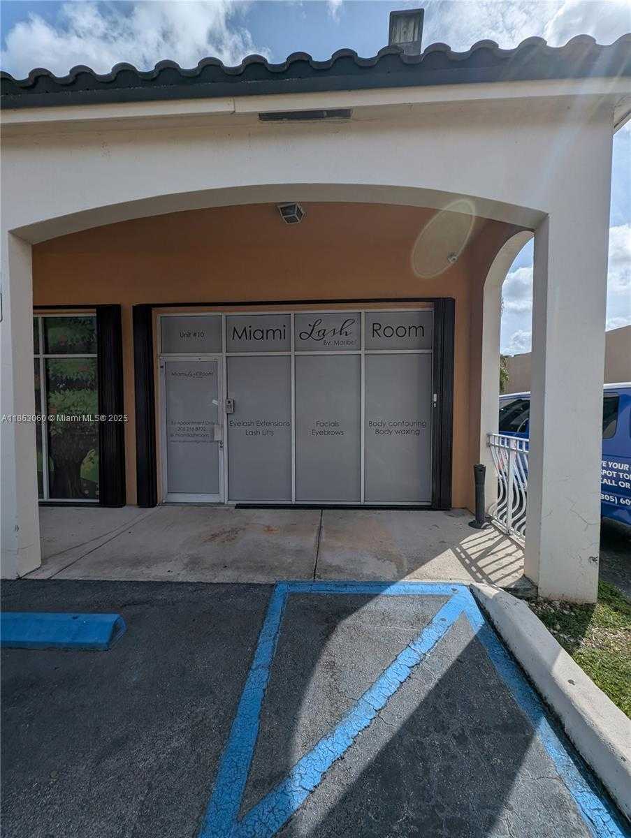 Small Image of 12975 WEST OKEECHOBEE RD #10, Hialeah Gardens Number 4