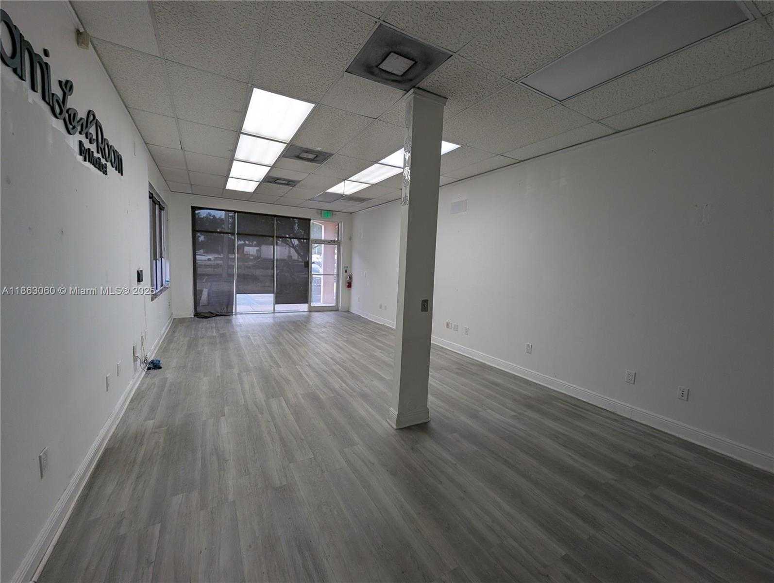 Small Image of 12975 WEST OKEECHOBEE RD #10, Hialeah Gardens Number 6