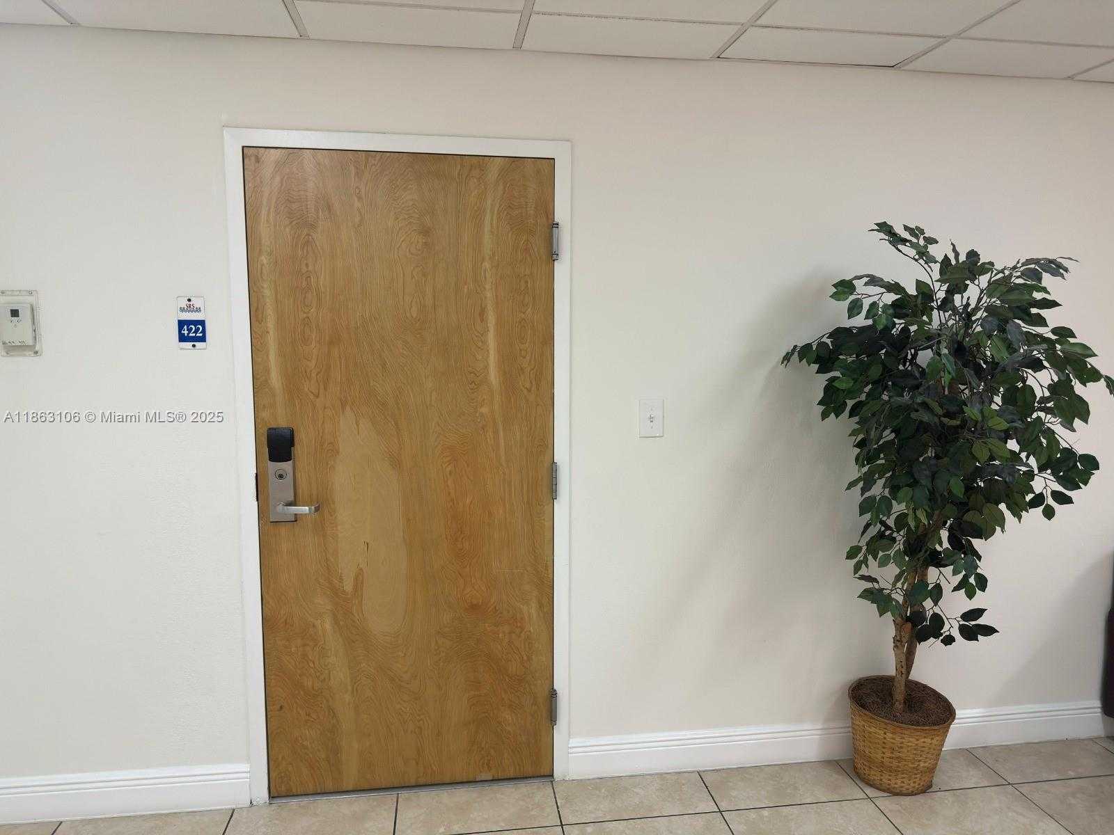 Small Image of 12484 NORTH WEST SOUTH RIVER DR #422, Medley Number 4