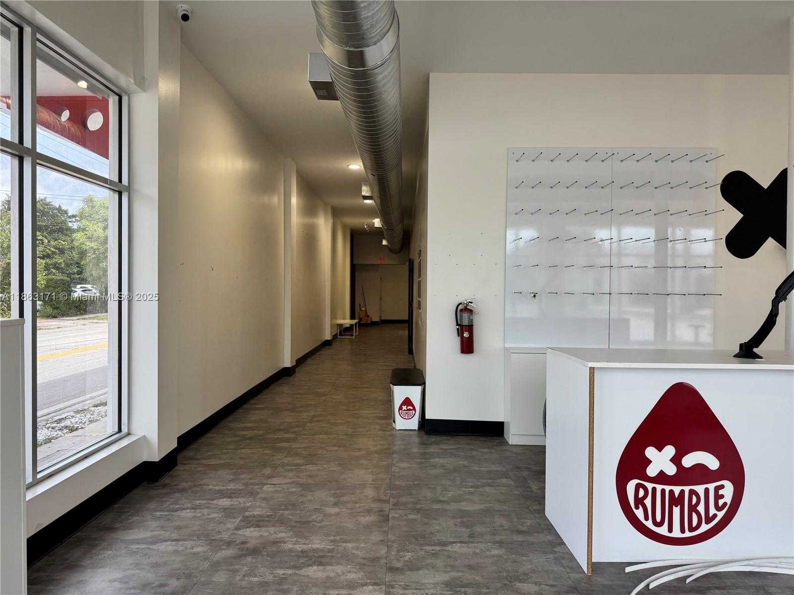 Small Image of 2341 HOLLYWOOD BLVD, Hollywood Number 5