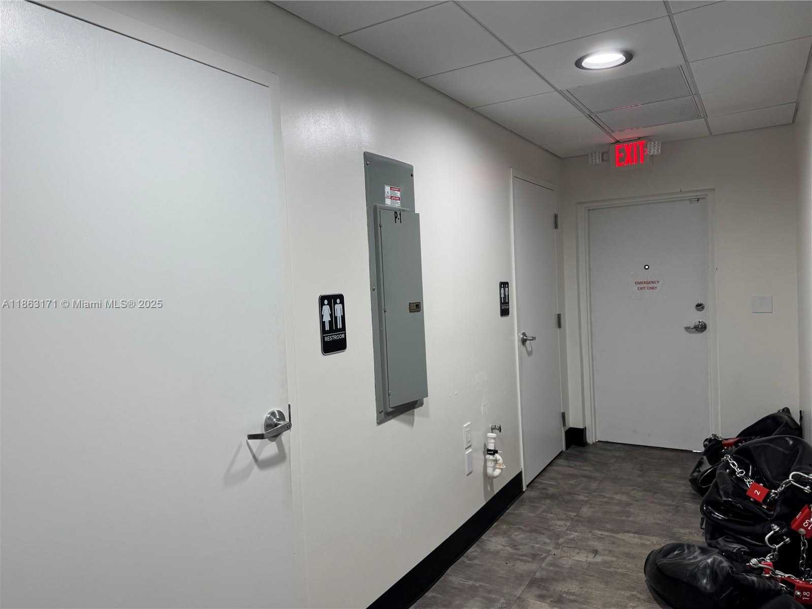 Small Image of 2341 HOLLYWOOD BLVD, Hollywood Number 9