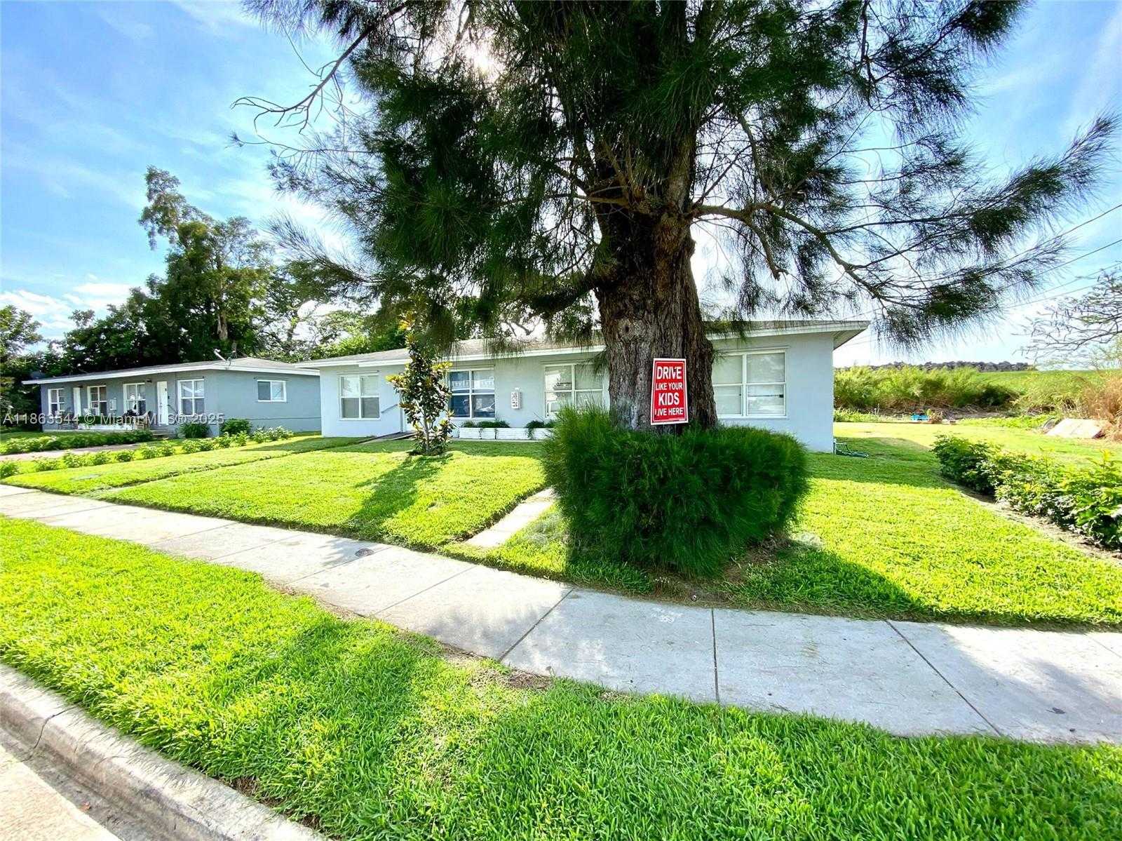 Small Image of 37280 OKEECHOBEE AVE #32, Canal Point Number 10