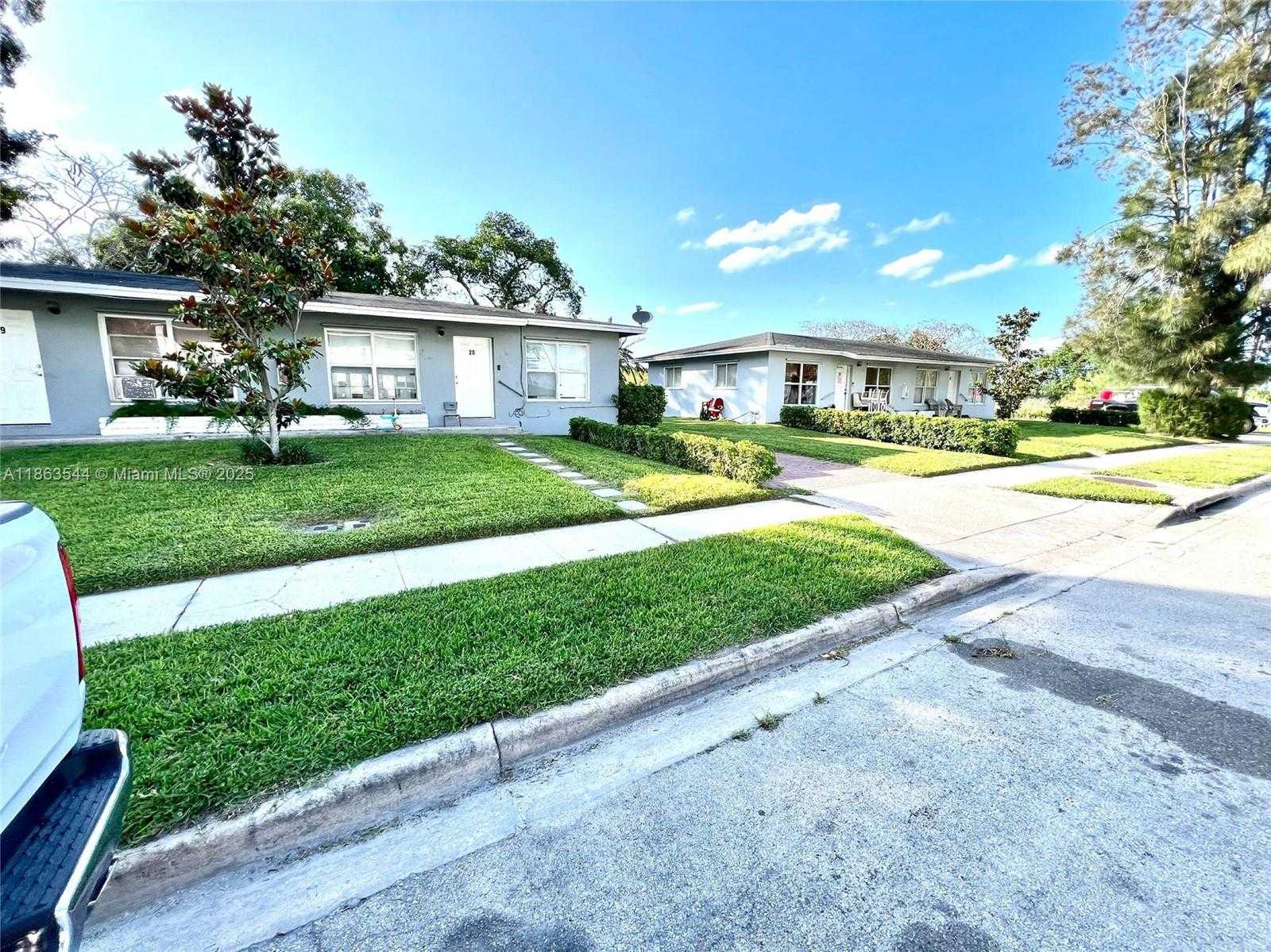 Small Image of 37280 OKEECHOBEE AVE #32, Canal Point Number 11