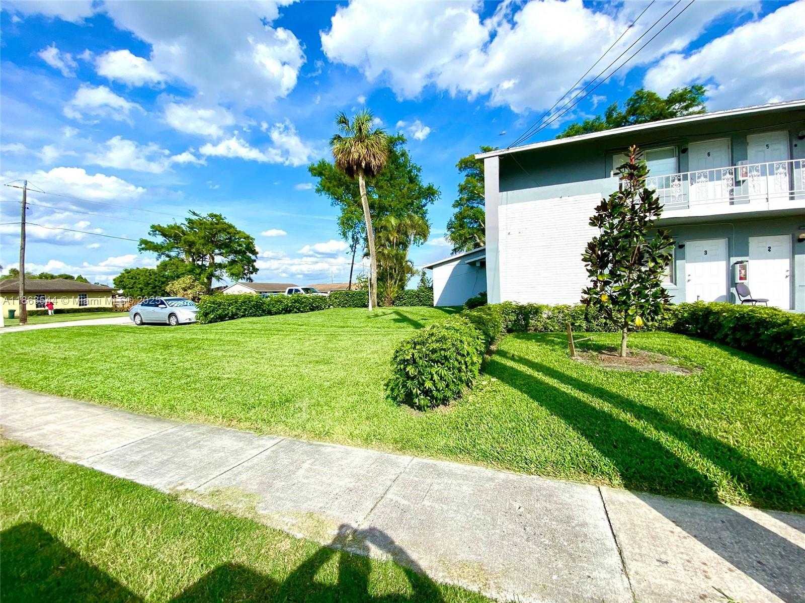 Small Image of 37280 OKEECHOBEE AVE #32, Canal Point Number 8