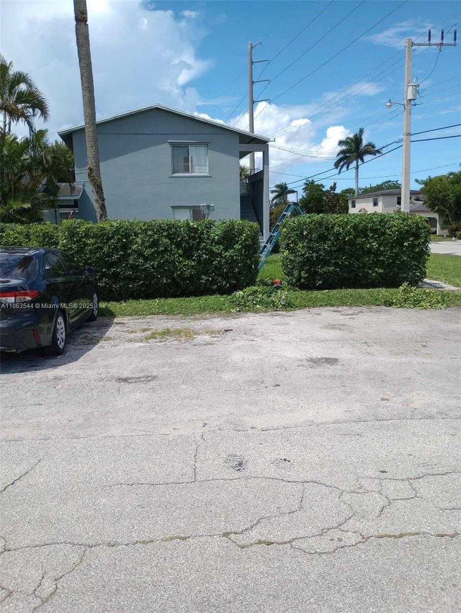Small Image of 37280 OKEECHOBEE AVE #32, Canal Point Number 9
