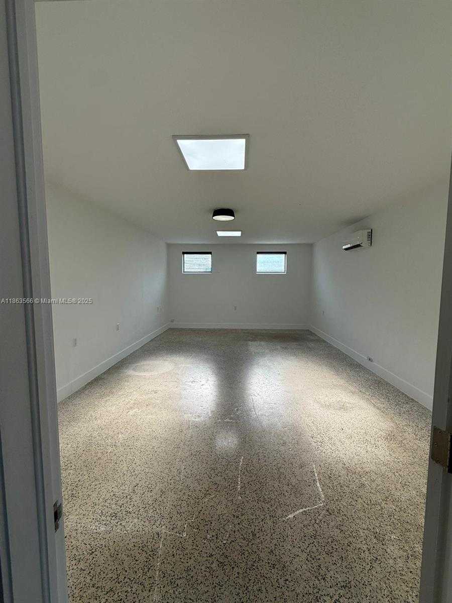 Small Image of 1450 SOUTH WEST 22ND ST #9, Miami Number 5