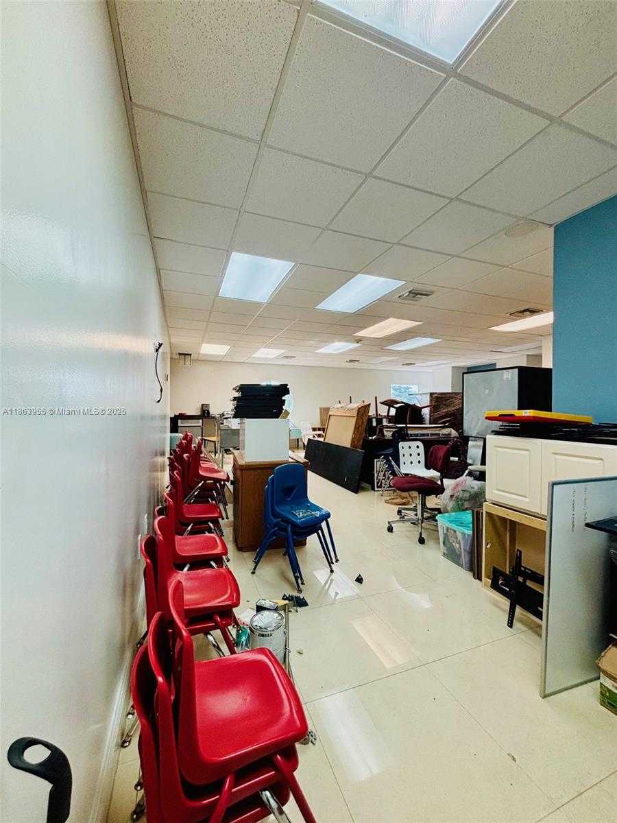 Small Image of 6545 NORTH WEST 169TH ST, Hialeah Number 16