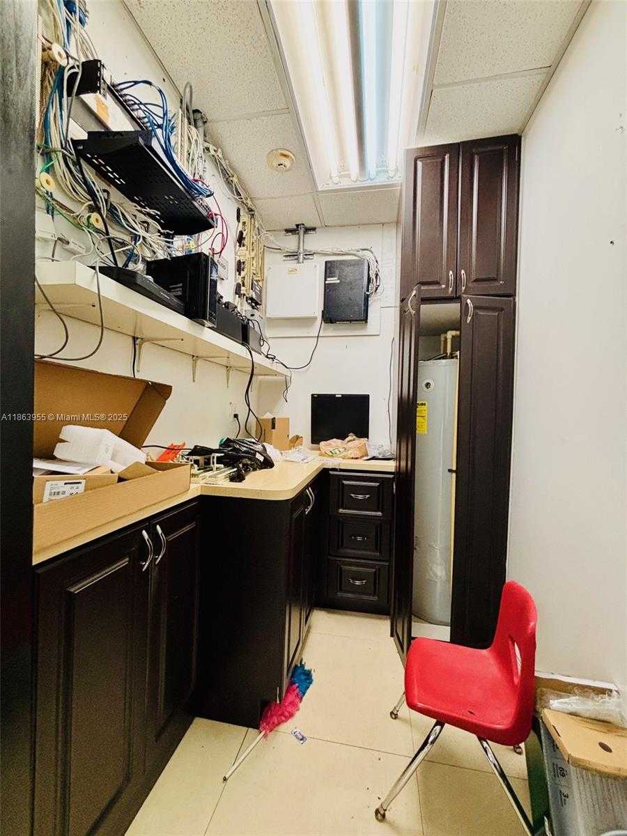 Small Image of 6545 NORTH WEST 169TH ST, Hialeah Number 19
