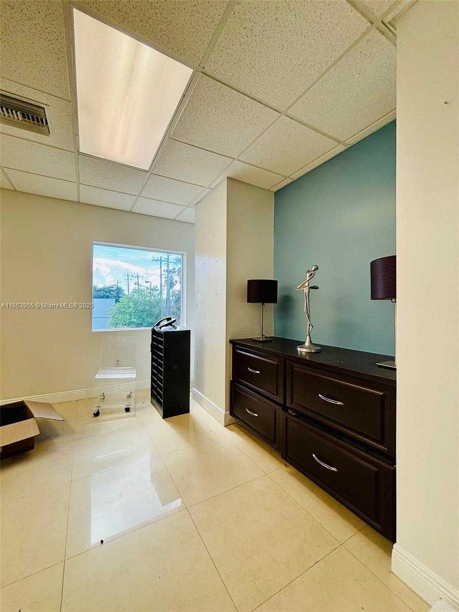 Small Image of 6545 NORTH WEST 169TH ST, Hialeah Number 20