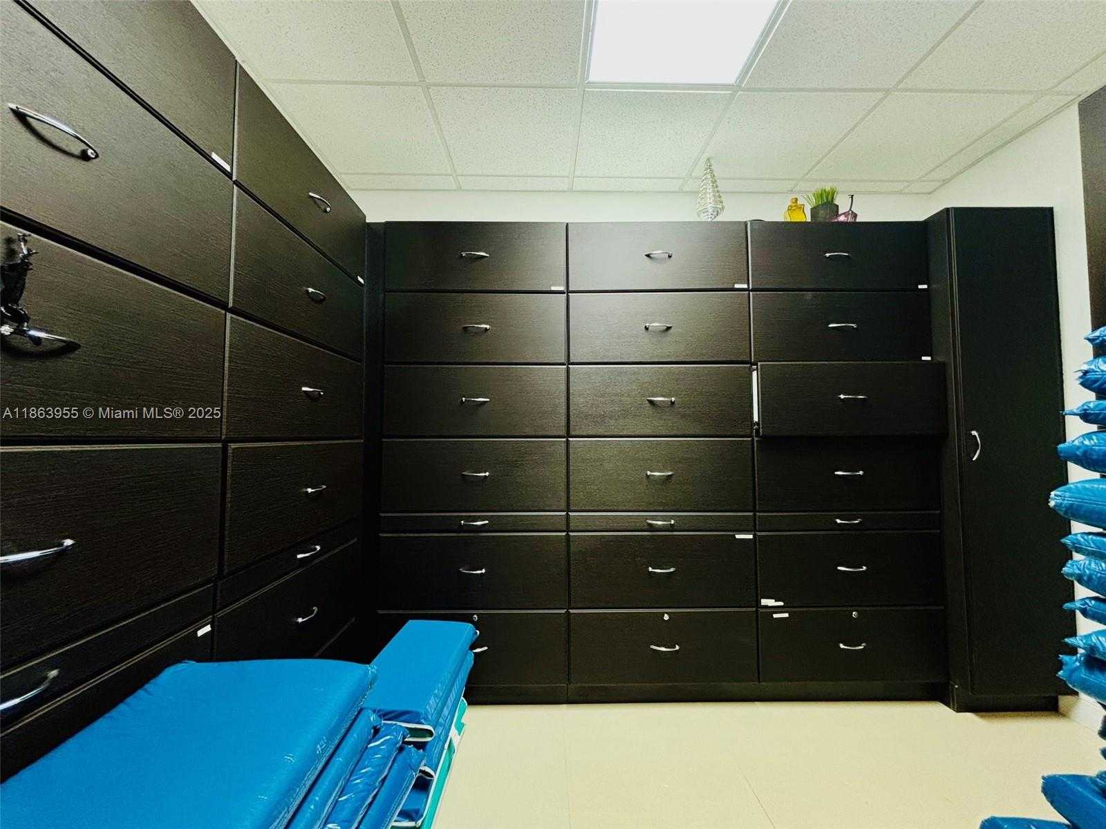 Small Image of 6545 NORTH WEST 169TH ST, Hialeah Number 29