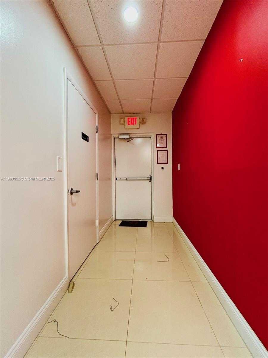 Small Image of 6545 NORTH WEST 169TH ST, Hialeah Number 30
