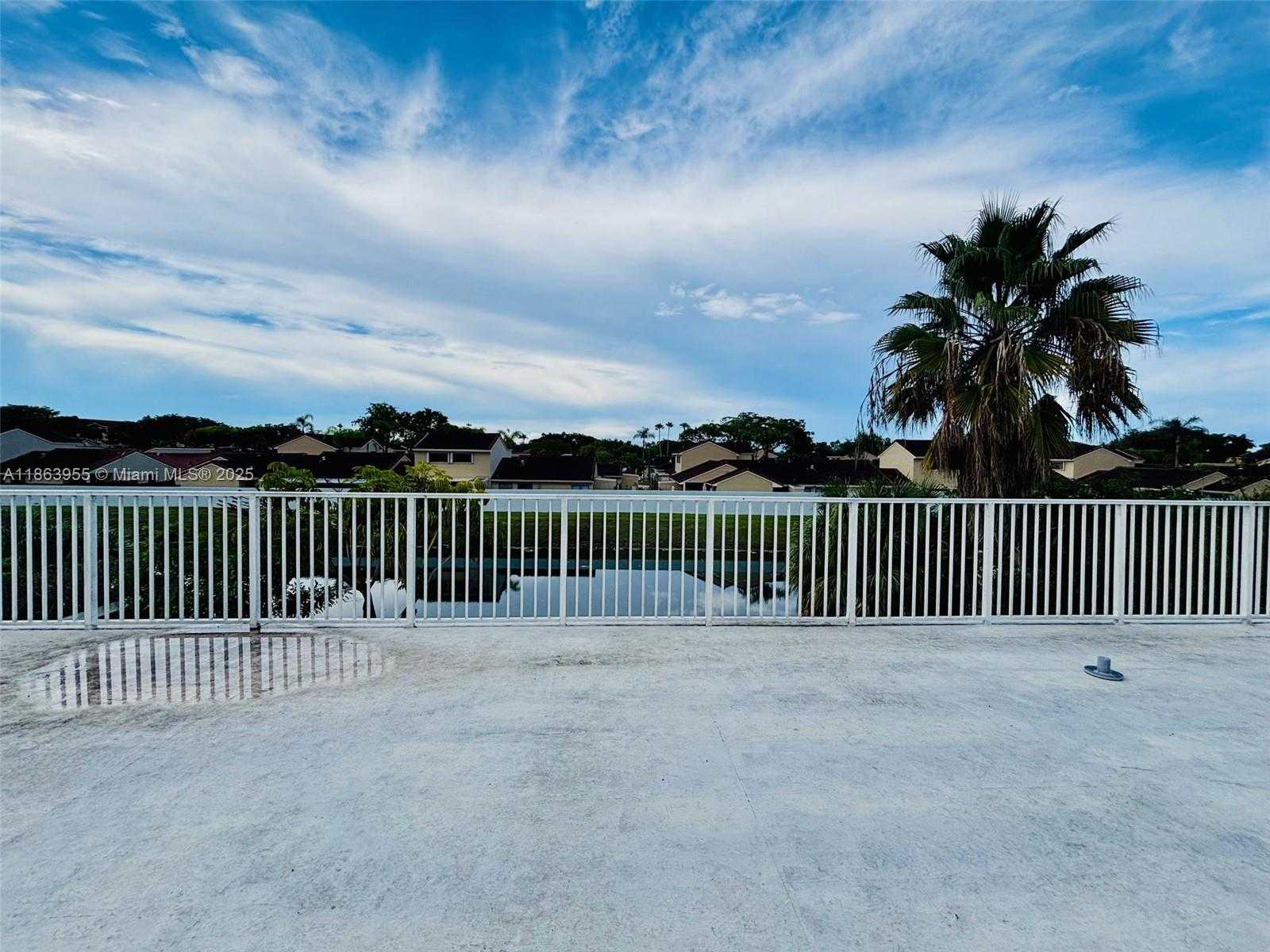 Small Image of 6545 NORTH WEST 169TH ST, Hialeah Number 35