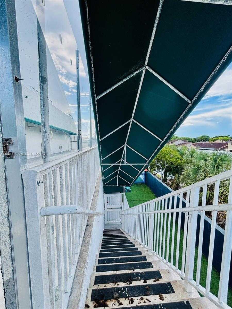 Small Image of 6545 NORTH WEST 169TH ST, Hialeah Number 37