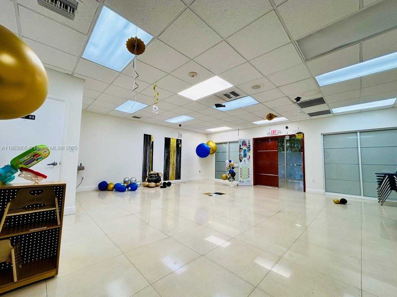 Small Image of 6545 NORTH WEST 169TH ST, Hialeah Number 39