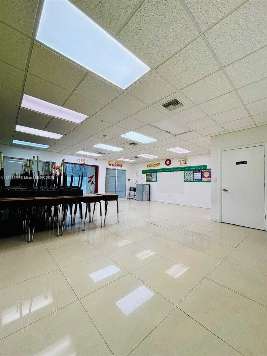 Small Image of 6545 NORTH WEST 169TH ST, Hialeah Number 43