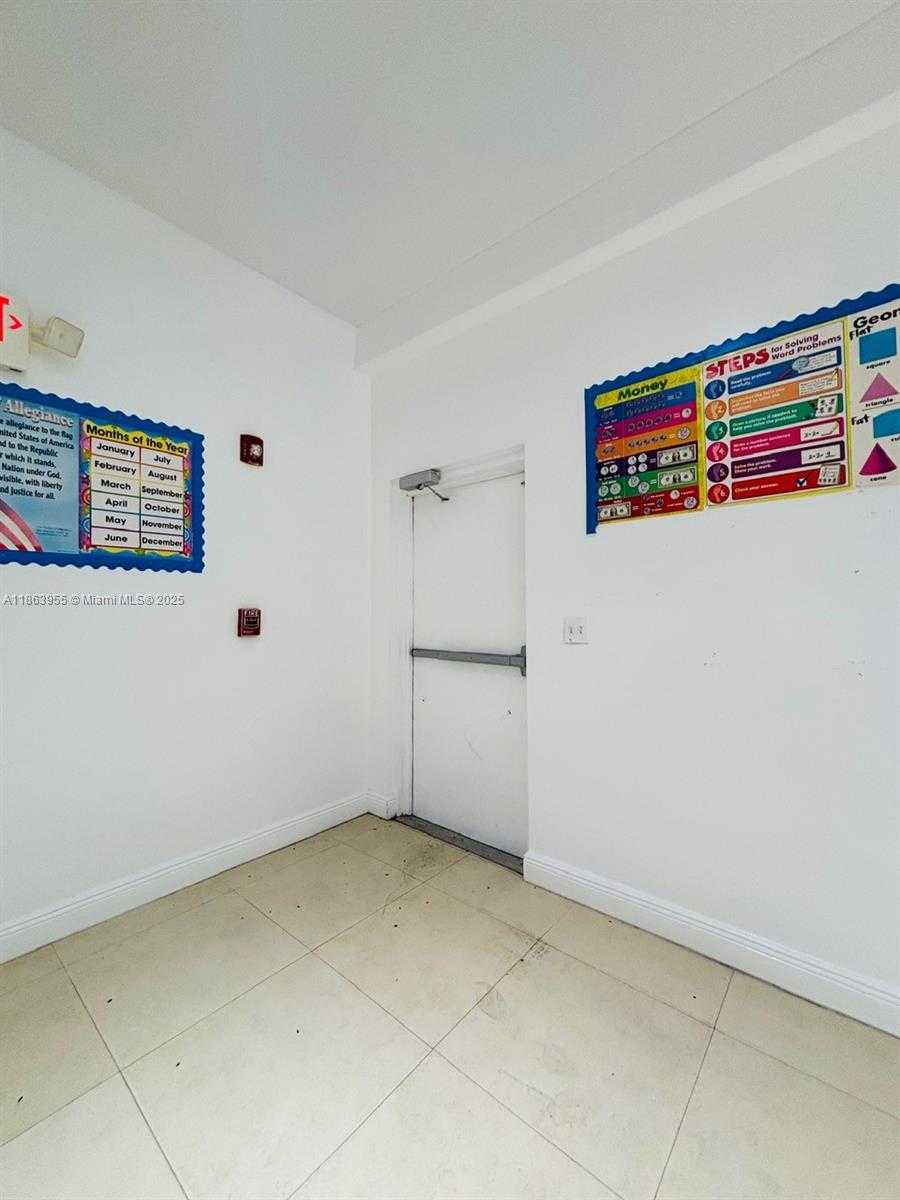 Small Image of 6545 NORTH WEST 169TH ST, Hialeah Number 47