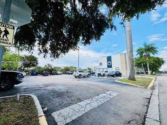 Small Image of 6545 NORTH WEST 169TH ST, Hialeah Number 5