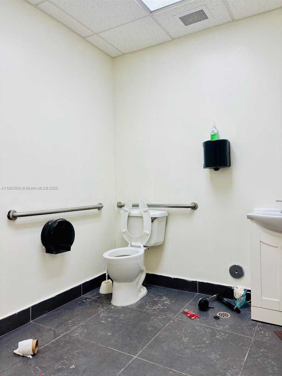 Small Image of 6545 NORTH WEST 169TH ST, Hialeah Number 50