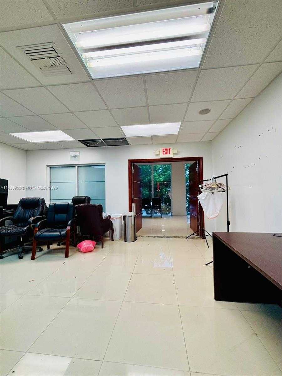 Small Image of 6545 NORTH WEST 169TH ST, Hialeah Number 54