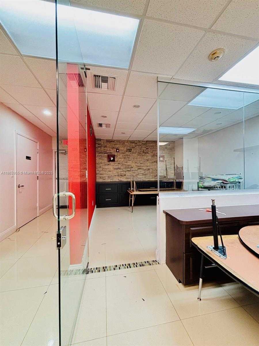 Small Image of 6545 NORTH WEST 169TH ST, Hialeah Number 55