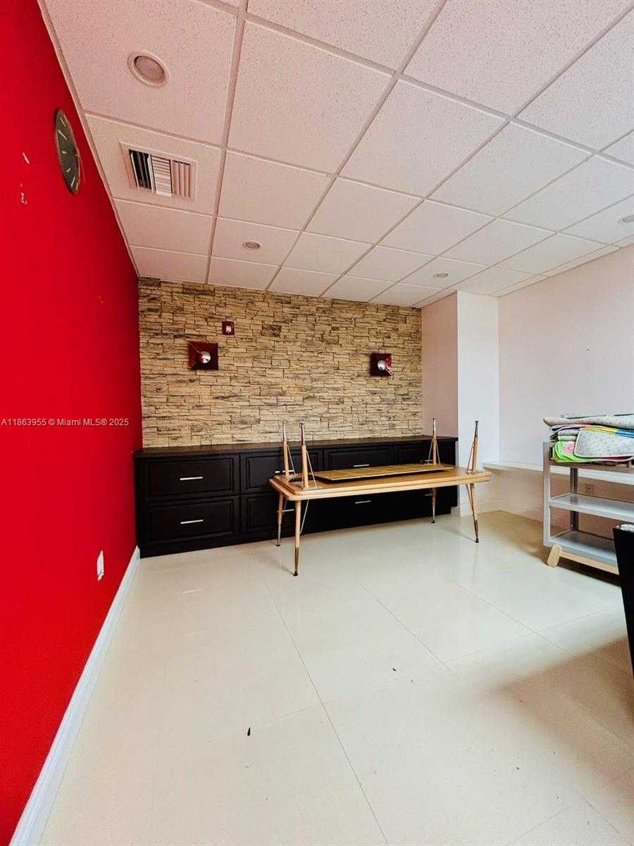 Small Image of 6545 NORTH WEST 169TH ST, Hialeah Number 56