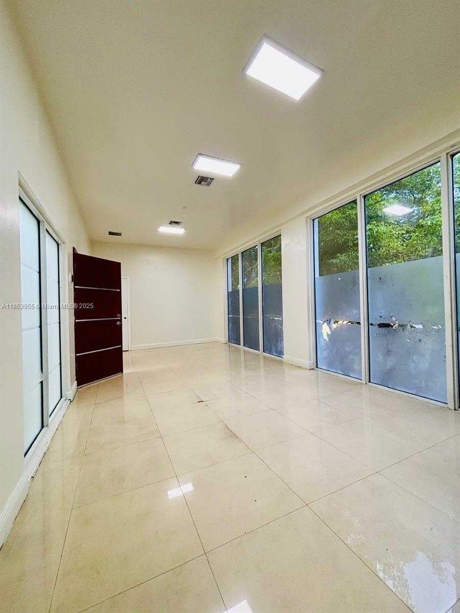 Small Image of 6545 NORTH WEST 169TH ST, Hialeah Number 59