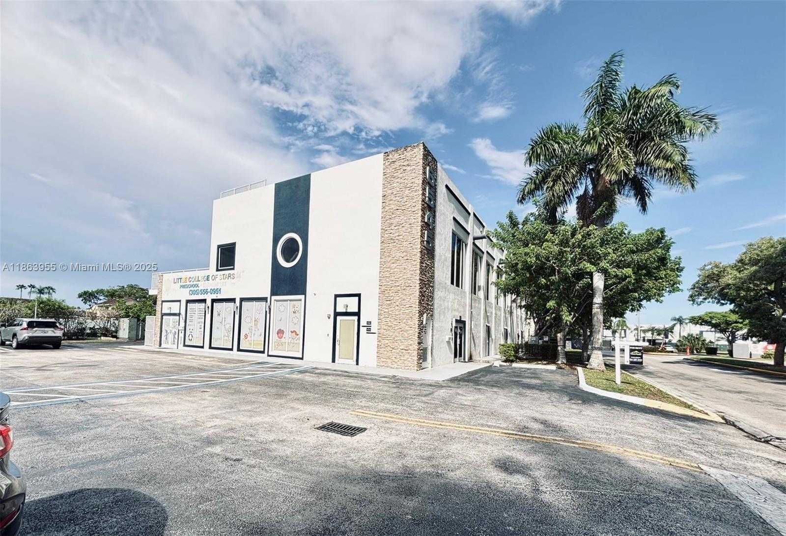 Small Image of 6545 NORTH WEST 169TH ST, Hialeah Number 6