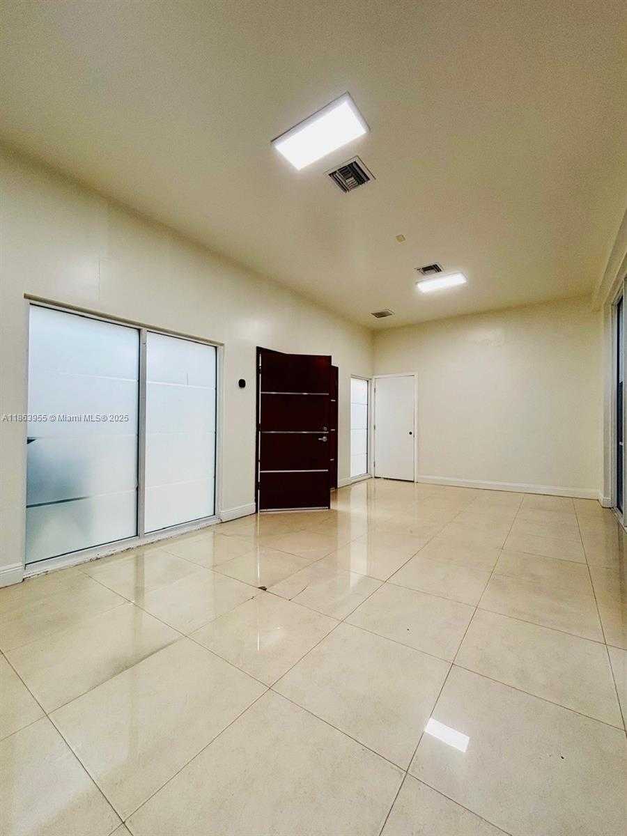 Small Image of 6545 NORTH WEST 169TH ST, Hialeah Number 60