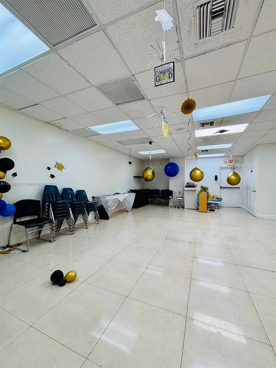 Small Image of 6545 NORTH WEST 169TH ST, Hialeah Number 61