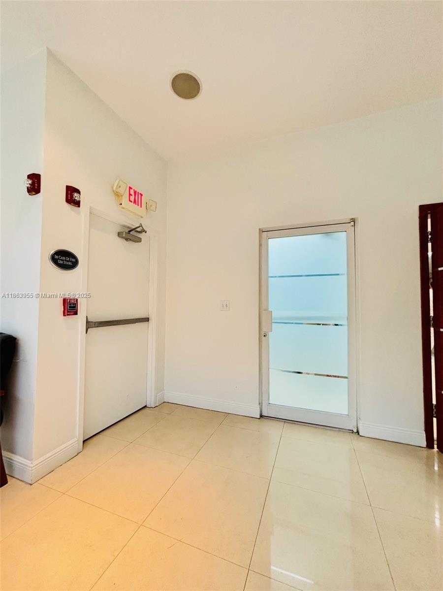 Small Image of 6545 NORTH WEST 169TH ST, Hialeah Number 8