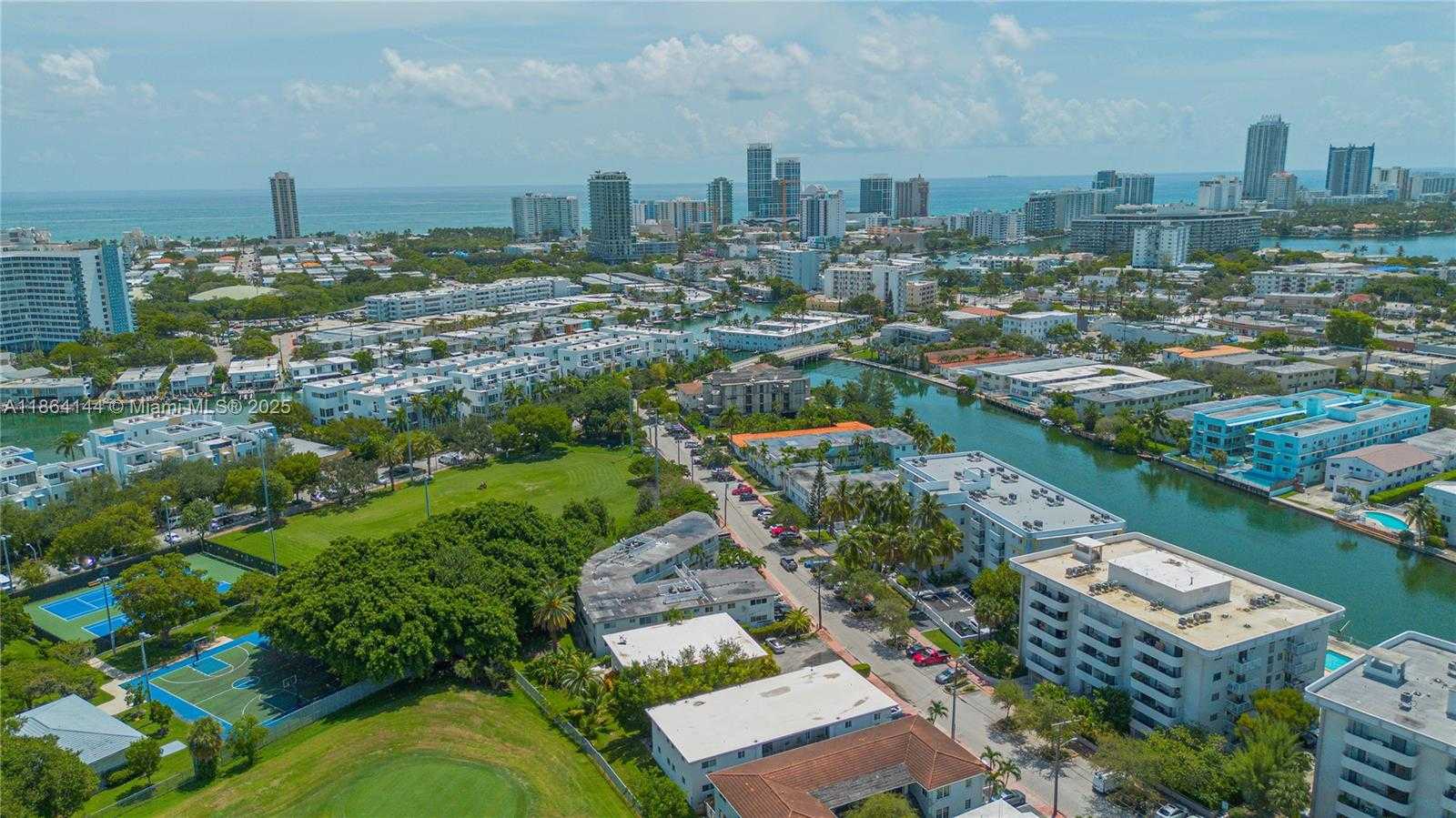 Small Image of 10 SOUTH SHORE DR, Miami Beach Number 12