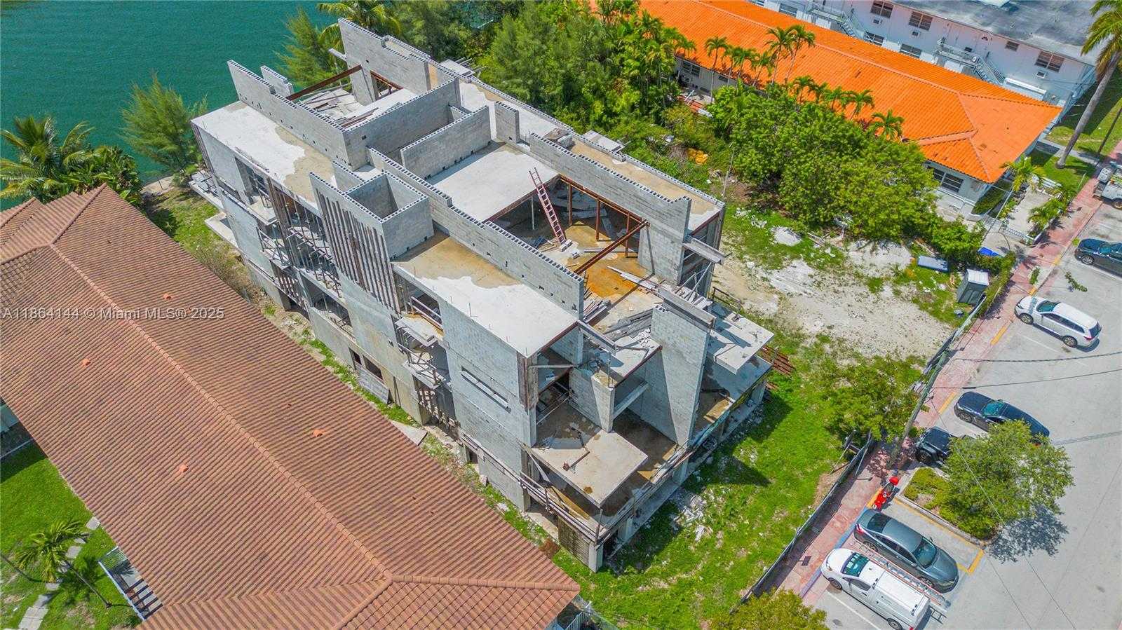 Small Image of 10 SOUTH SHORE DR, Miami Beach Number 14