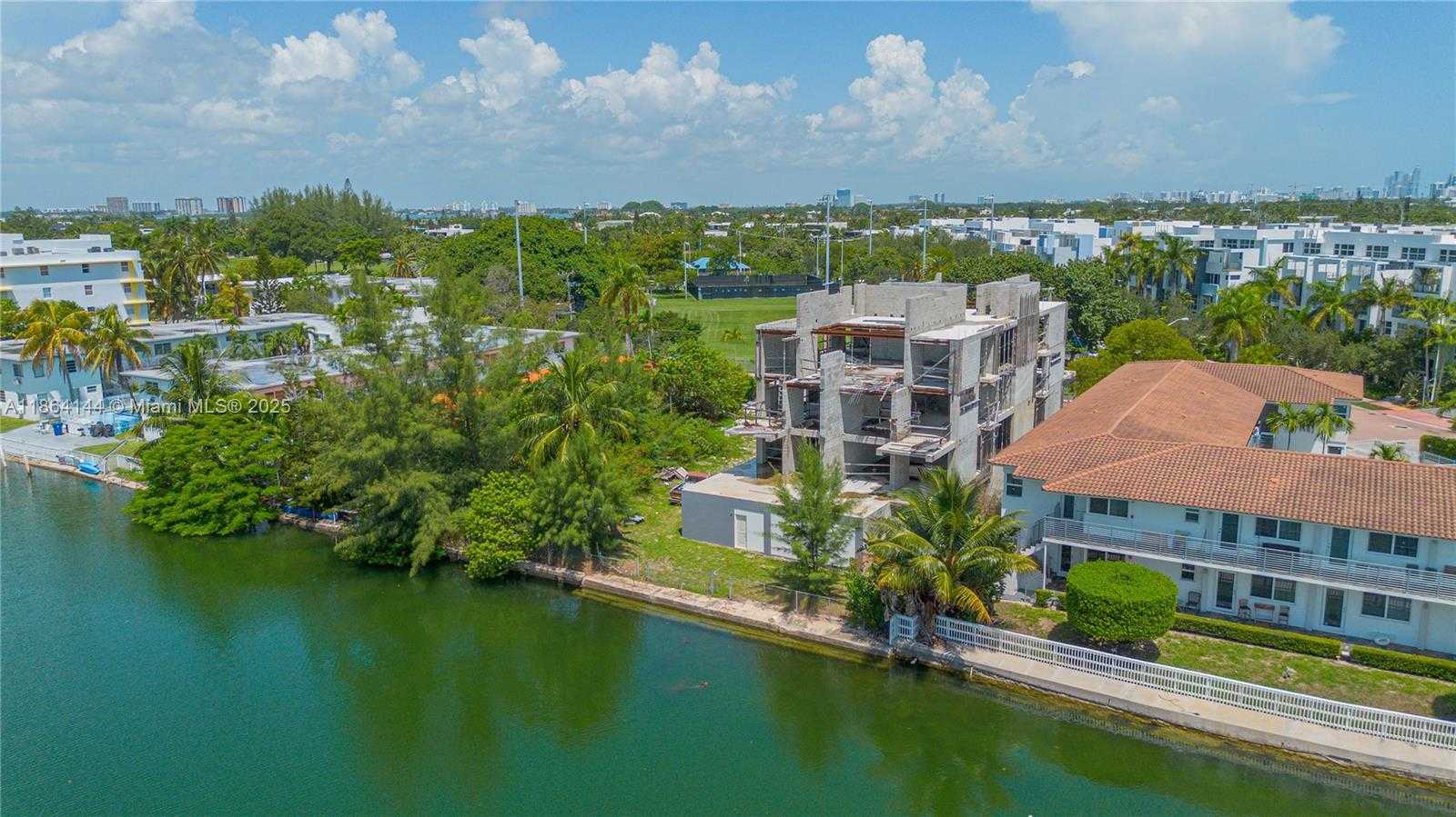Small Image of 10 SOUTH SHORE DR, Miami Beach Number 5