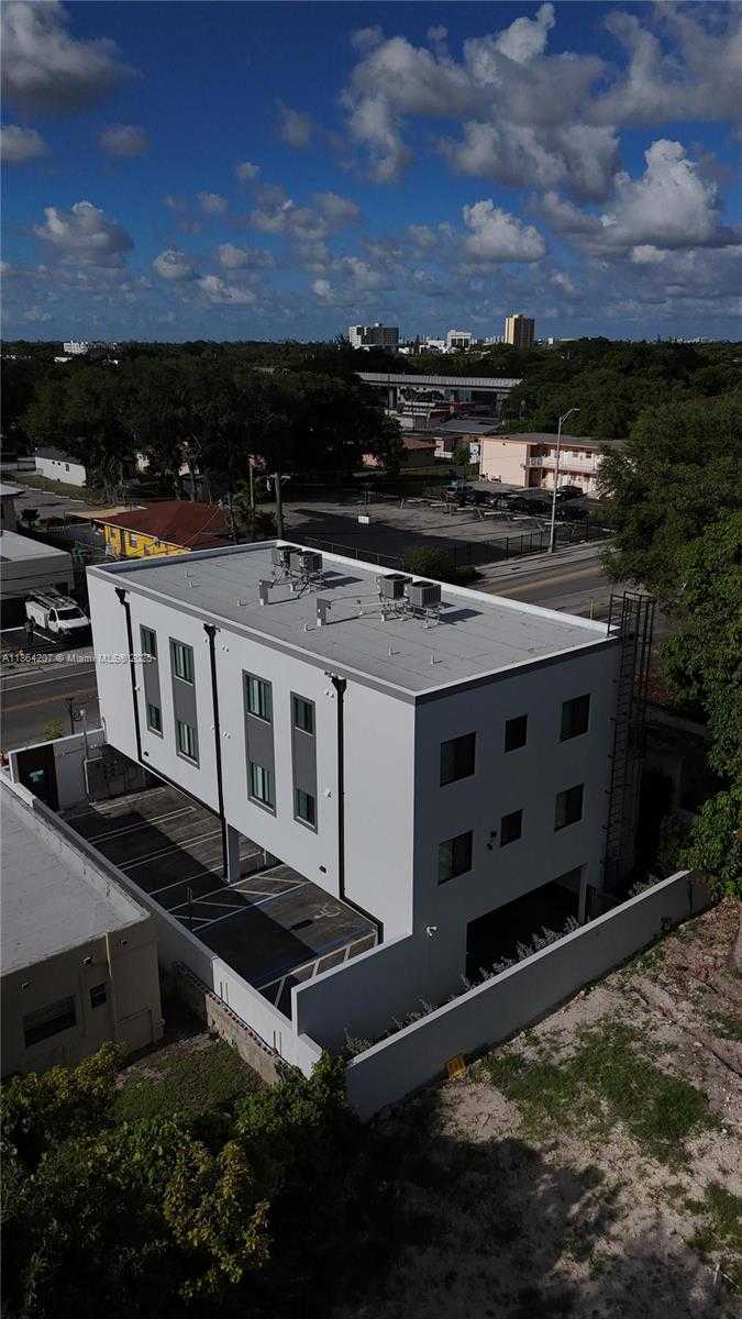 Small Image of 2782 NORTH WEST 46TH ST, Miami Number 11