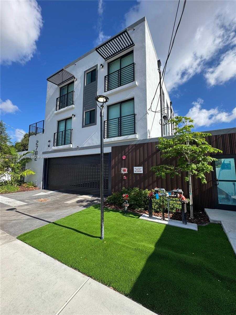 Small Image of 2782 NORTH WEST 46TH ST, Miami Number 14