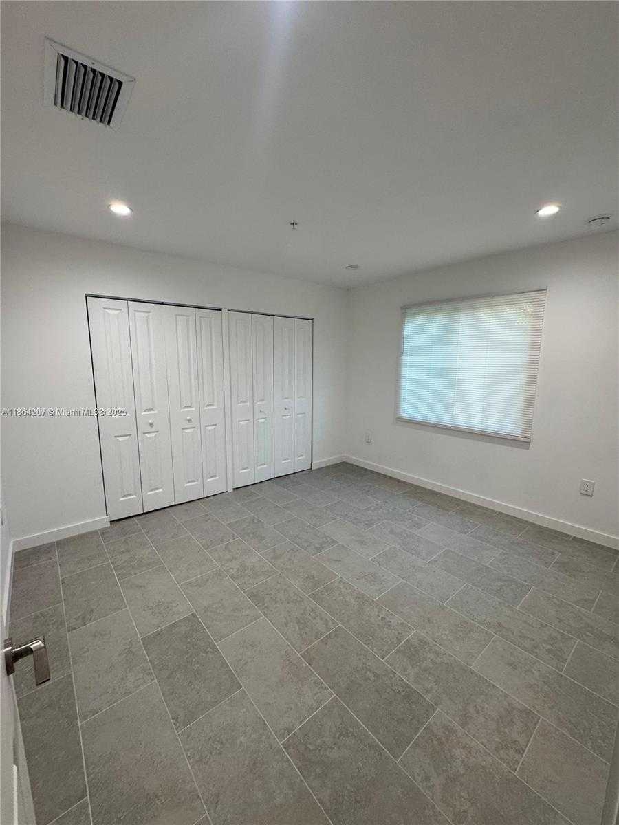 Small Image of 2782 NORTH WEST 46TH ST, Miami Number 19