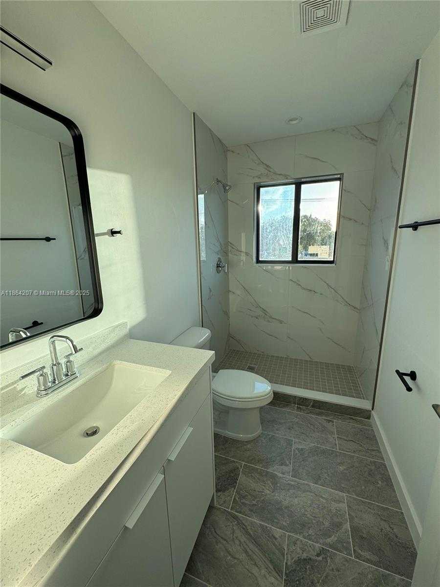 Small Image of 2782 NORTH WEST 46TH ST, Miami Number 27